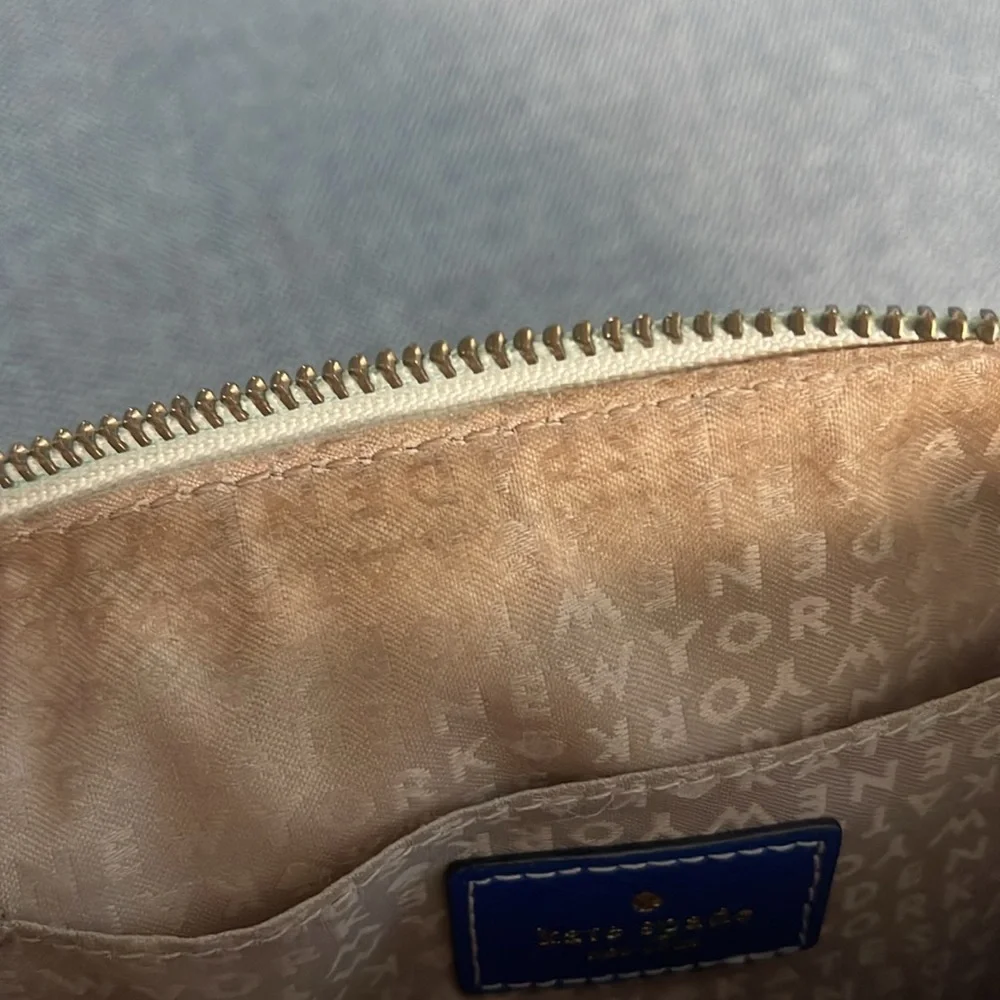 Small Kate Spade ♠️ Crossbody - Picture 8 of 9